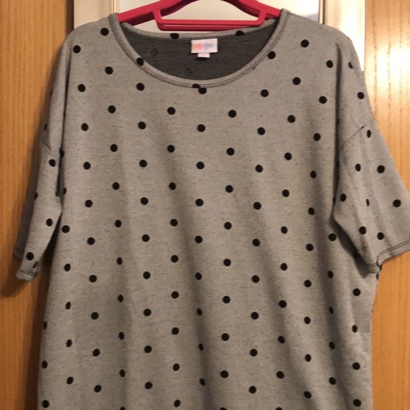 Grey with black polka dot LuLaRoe Short sleeve blouse size small - Picture 2 of 9
